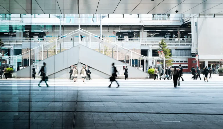 business-people-walking-to-work