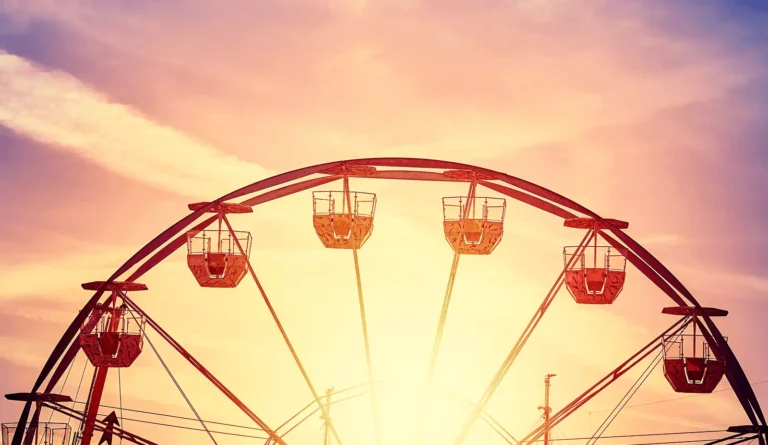 stylized-ferris-wheel-at-dusk